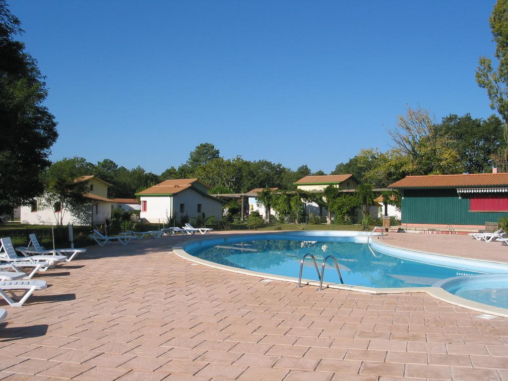 Residence Nemea Les Rives De Saint Brice Ares Ngoại thất bức ảnh