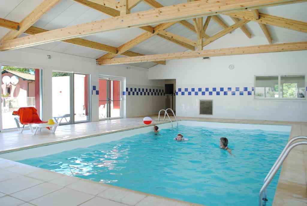Residence Nemea Les Rives De Saint Brice Ares Ngoại thất bức ảnh