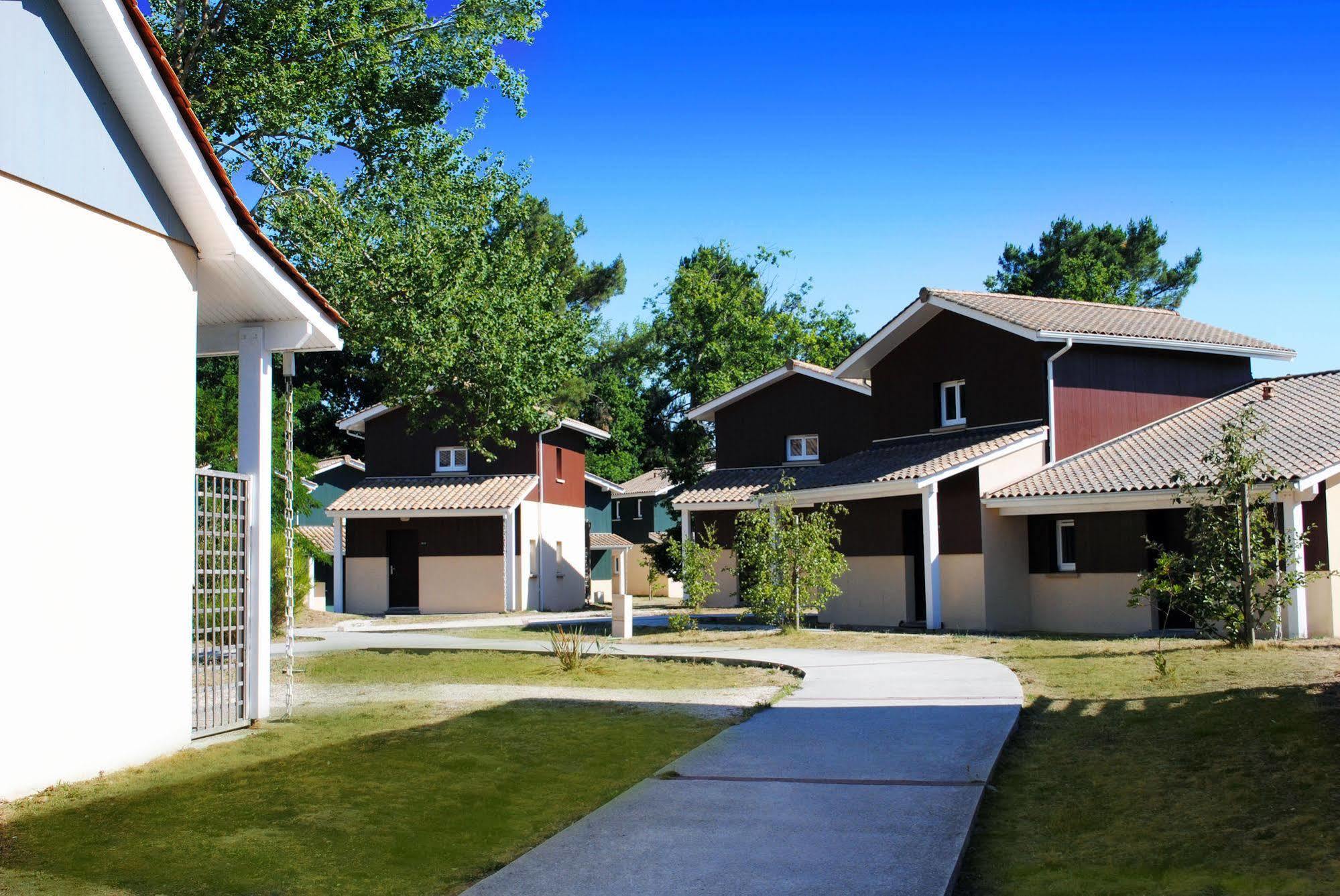 Residence Nemea Les Rives De Saint Brice Ares Ngoại thất bức ảnh