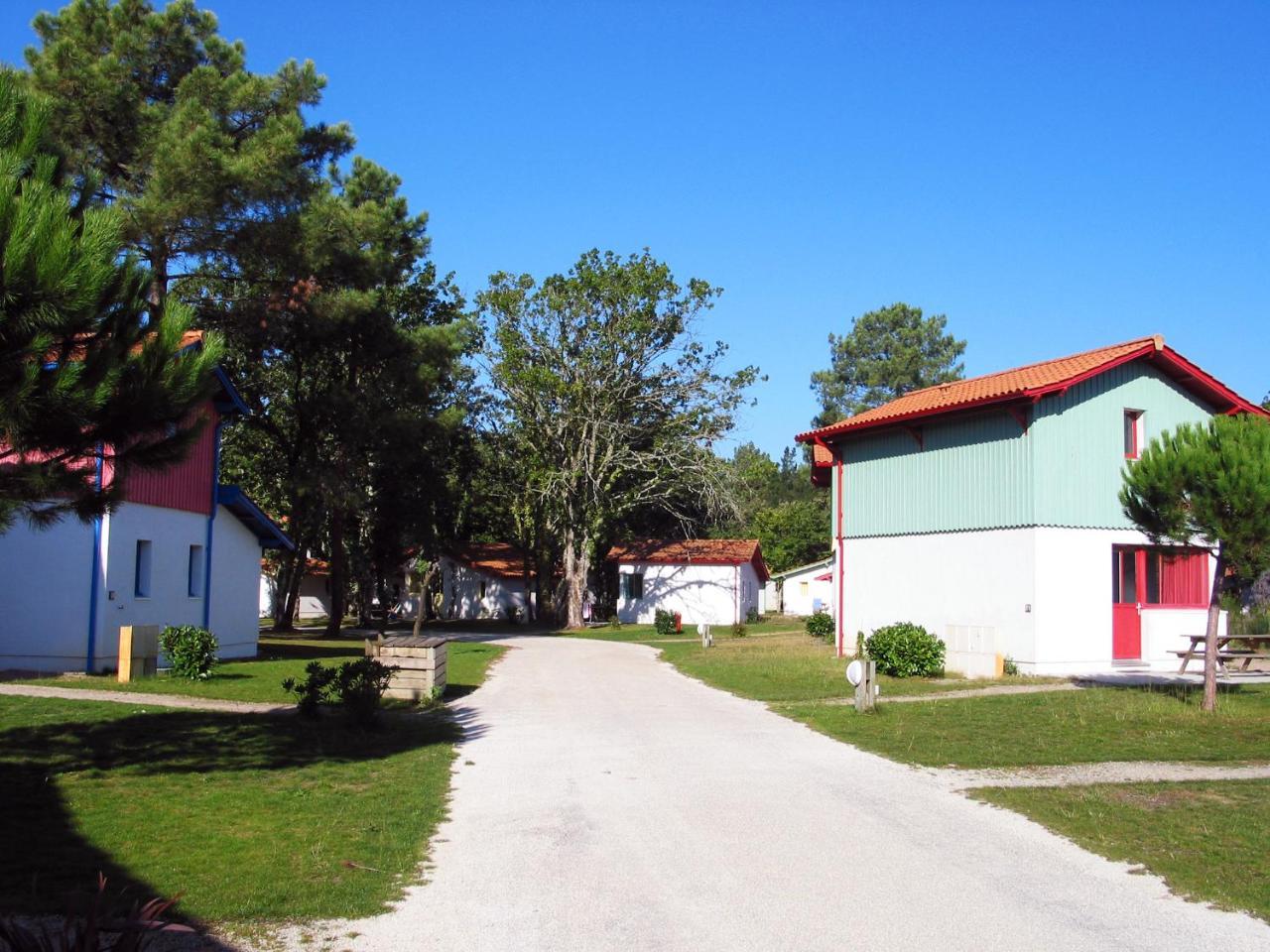 Residence Nemea Les Rives De Saint Brice Ares Ngoại thất bức ảnh
